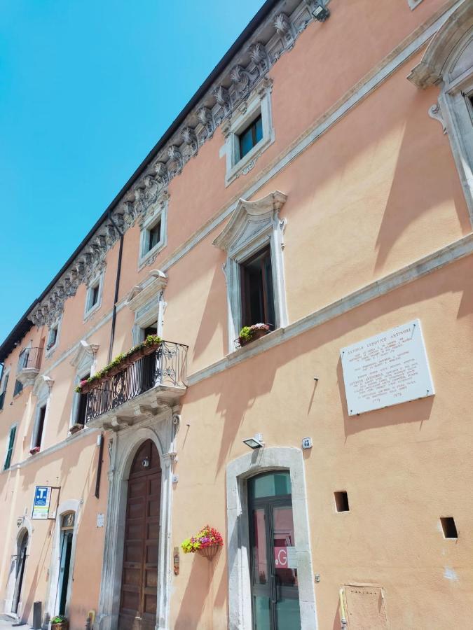 Ferienwohnung La Casa In Centro A LʼAquila Exterior foto